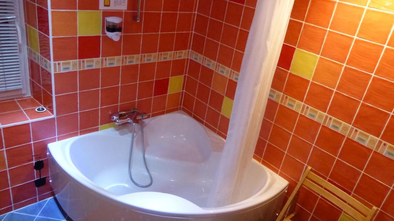Chez Tiane Puy De Dome Bed & Breakfast Saint-Flour  Exterior foto